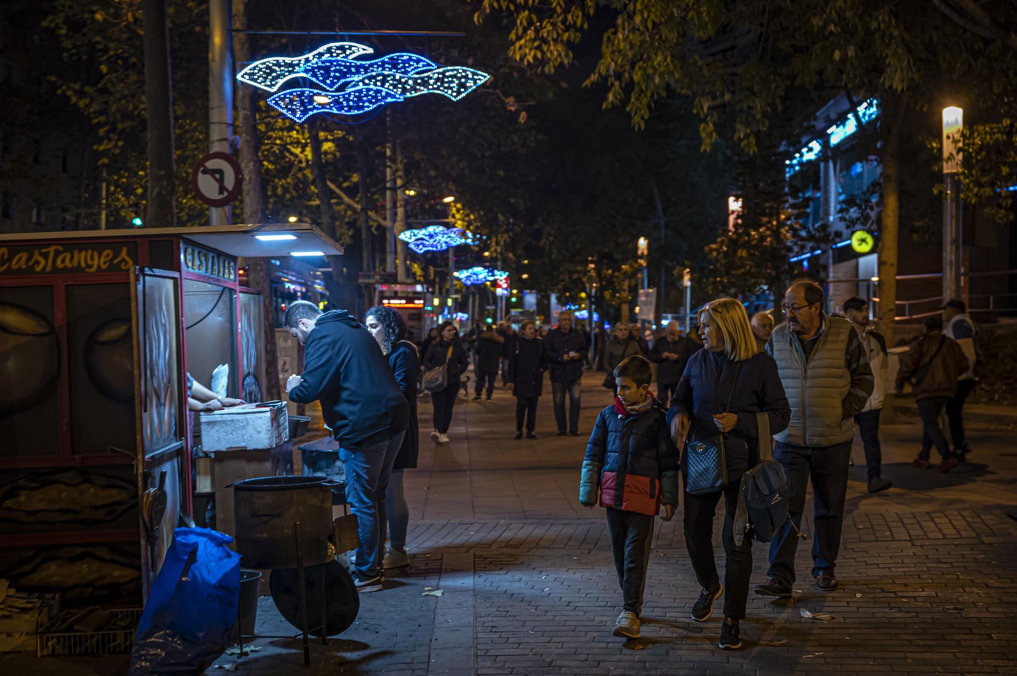 En imágenes: así brilla el alumbrado navideño de Barcelona