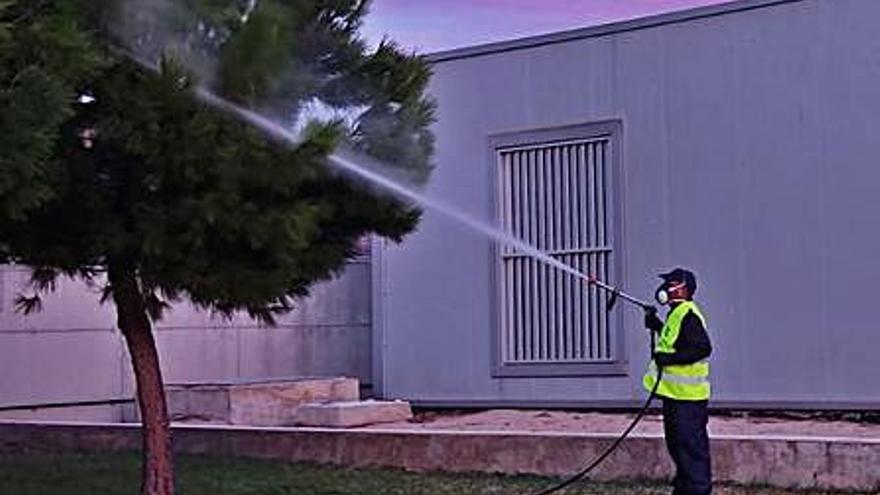 Un operari fa la feina. | LEVANTE-EMV