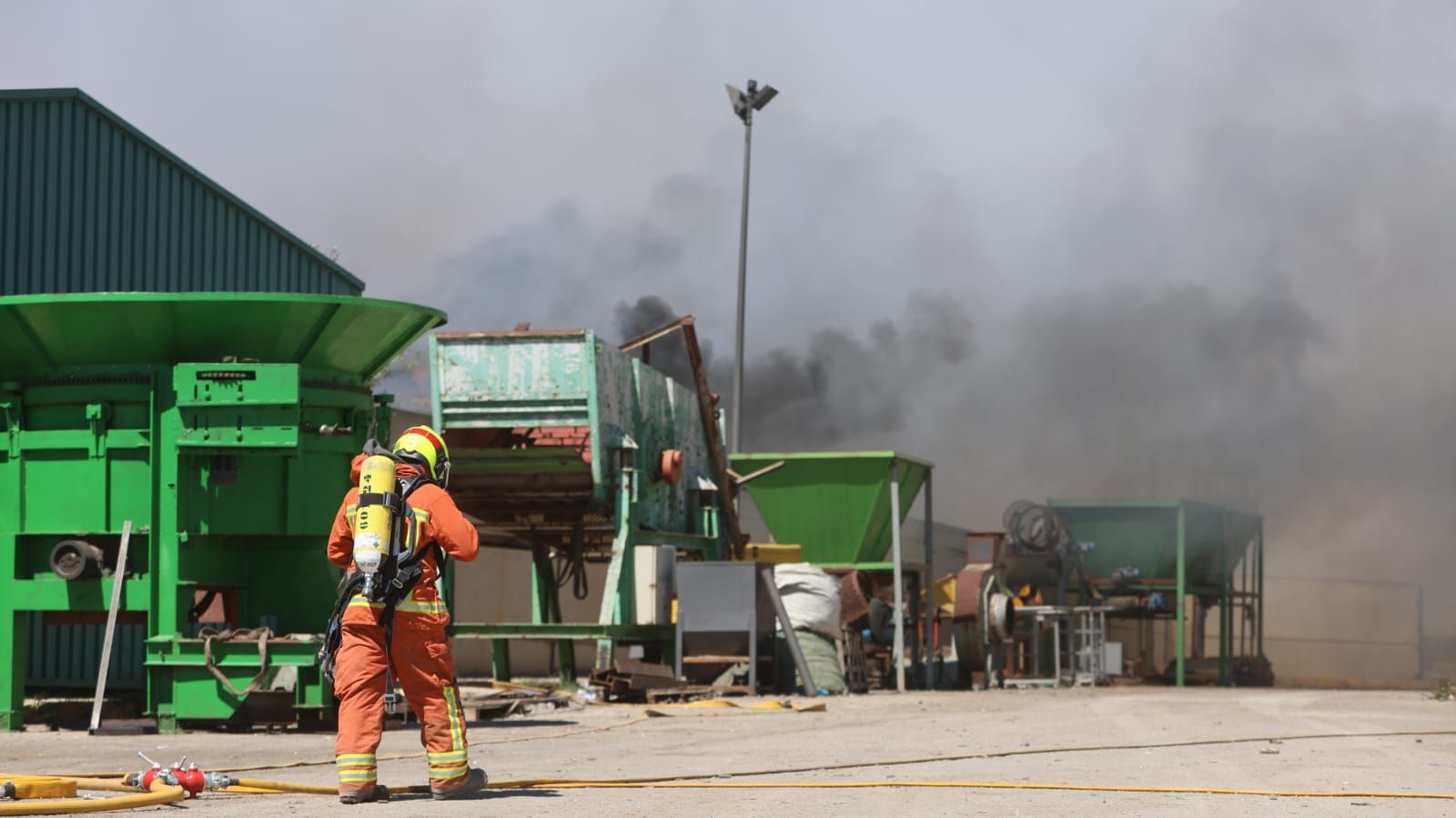 Incendio en la planta de tratamiento de residuos de San Antonio de Requena