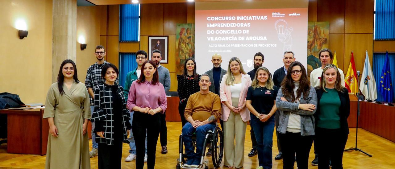 Los diez finalistas, antes de la presentación.