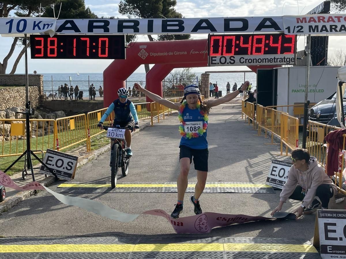 Xavi Tomasa i Sílvia Segura guanyen la 17a Marató d'Empúries