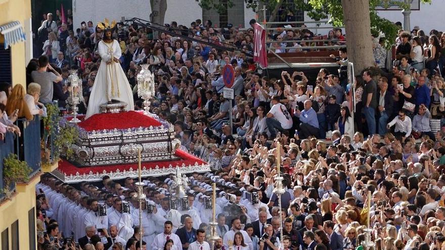 Salida de Jesús Cautivo, en el barrio de la Trinidad, el Lunes Santo de 2019.