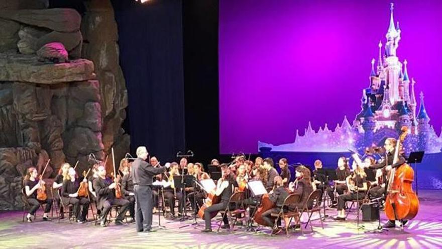 La Orquestra Clàssica de Oliva debuta en Eurodisney