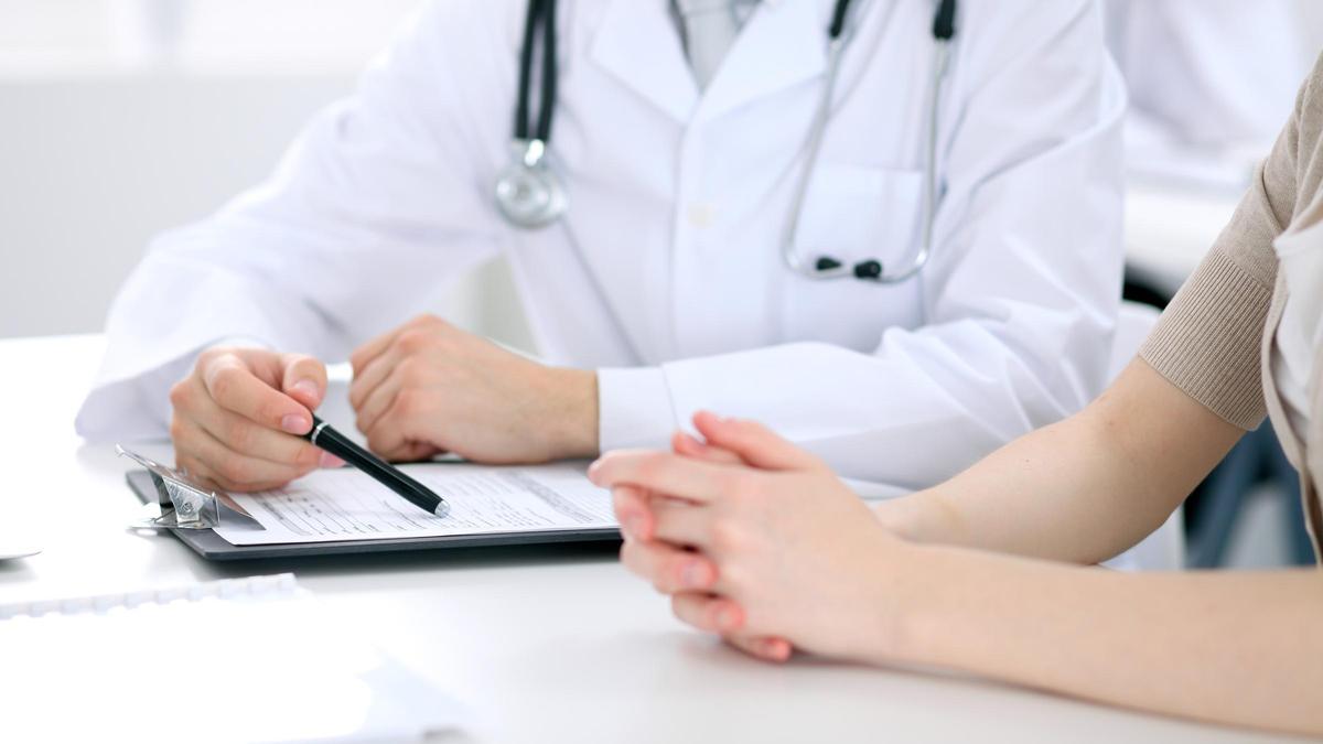 Imagen de un paciente en una consulta médica