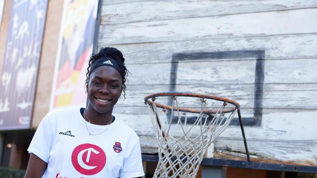Vídeo |  Entrevista con Ornella Bankolé, jugadora del Casademont Zaragoza: "Va todo perfecto, pero si no ganamos ningún título no habrá servido para nada"