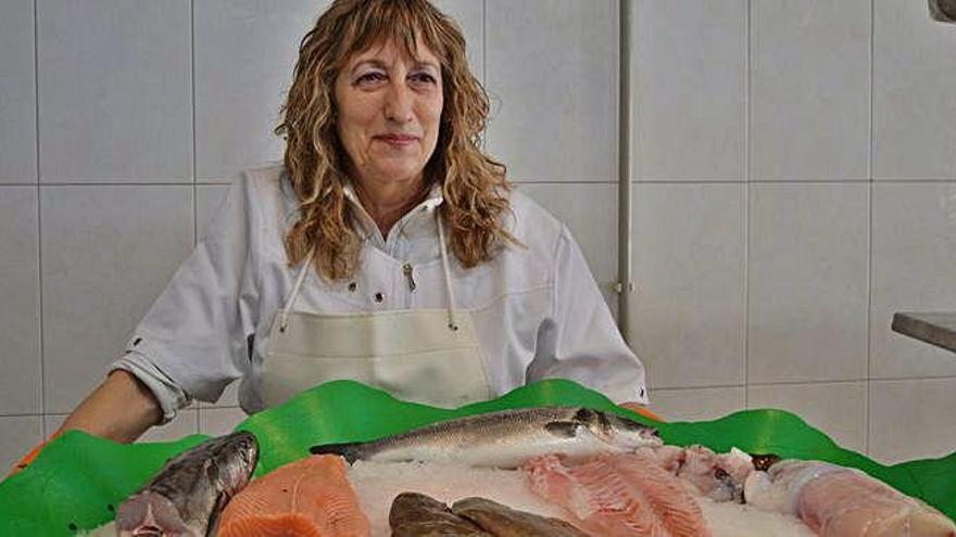 Rosalia Ballús treballa de peixatera, i també canta a la coral