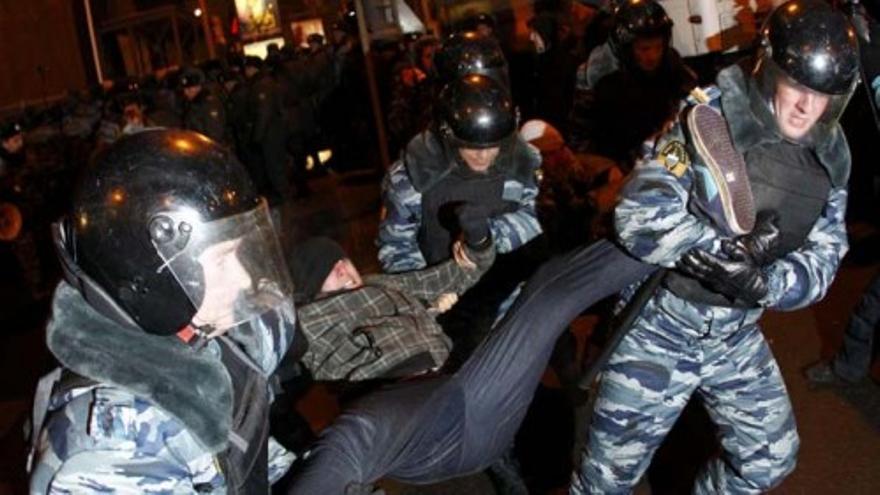 Decenas de detenidos en manifestaciones contra Putin