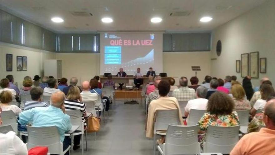 La Universidad de la Experiencia se presenta en la localidad