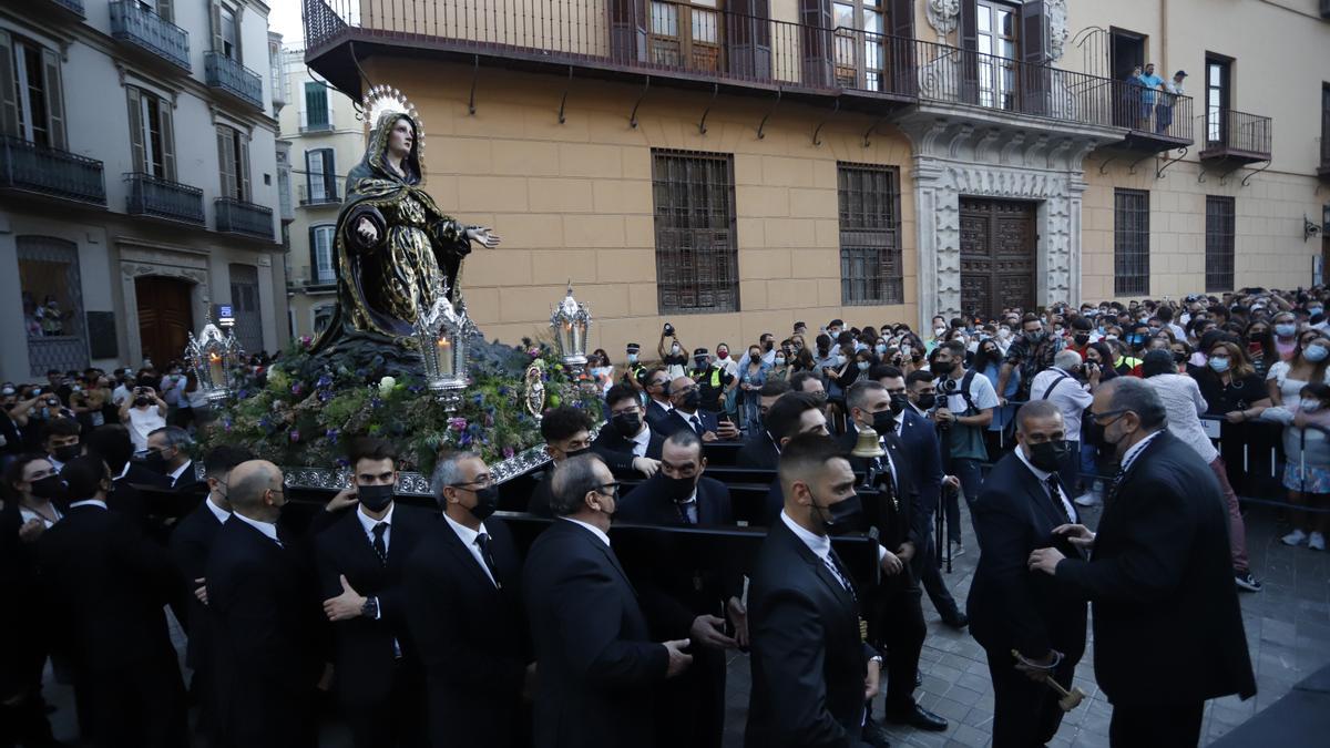 Madrugada de traslados para la veneración 'El Verbo Encarnado' en la Catedral