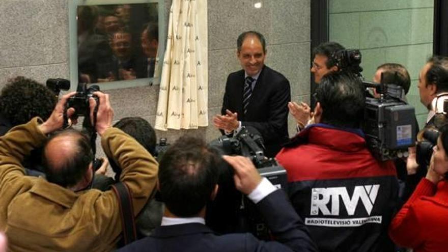 Francisco Camps junto a Jorge Sedano en la inauguración de la reforma del Calderón.