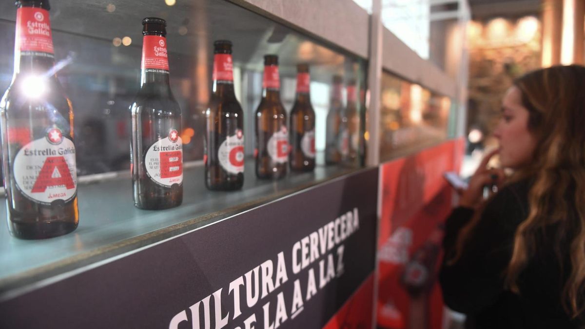 Presentación de la 'Enciclobirra' en el museo MEGA de Estrella Galicia.