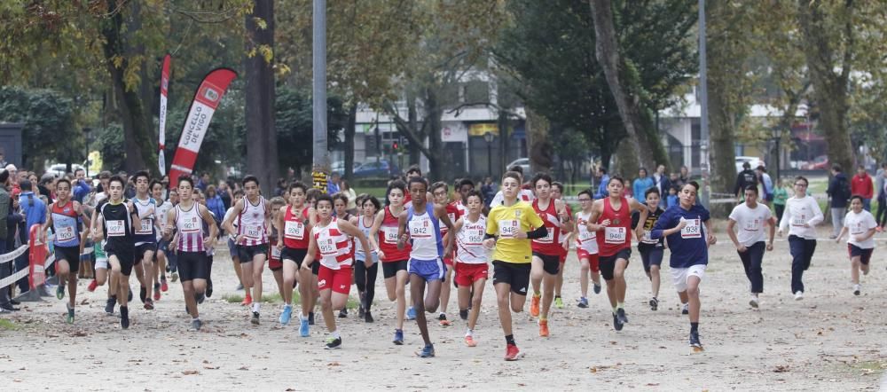 Los más jóvenes llenan Castrelos de ritmo. // Alba Villar