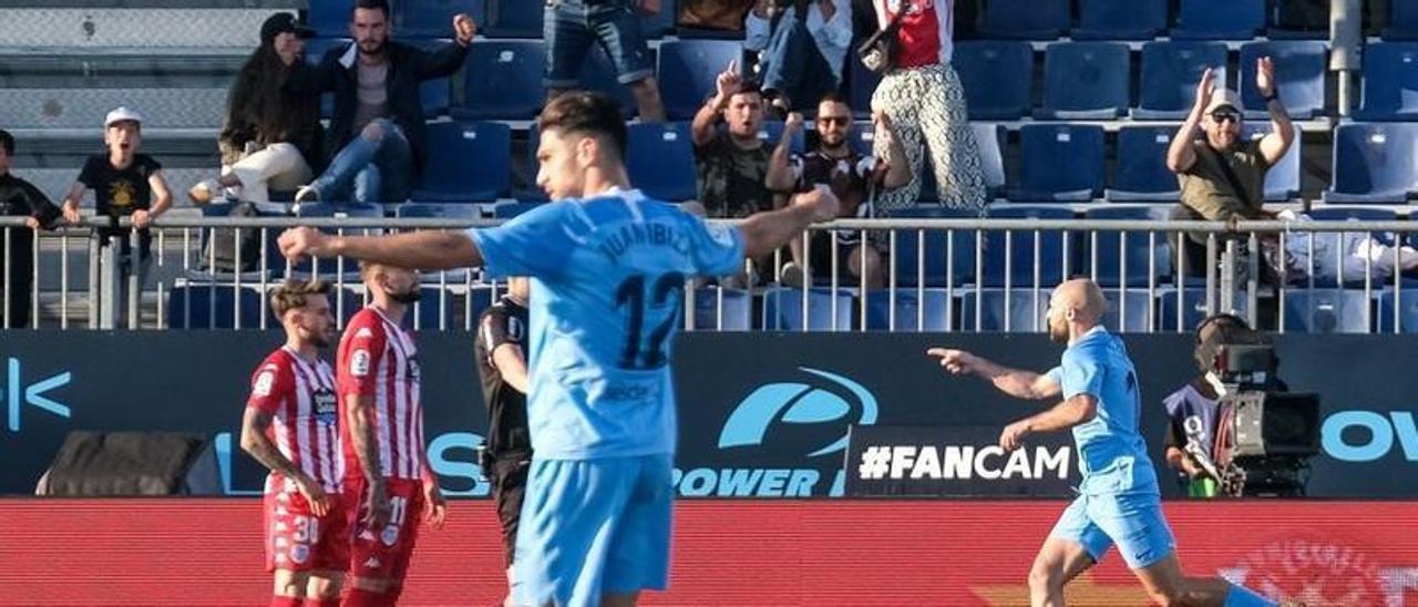 Ekain celebra el gol que ha supuesto el empate.