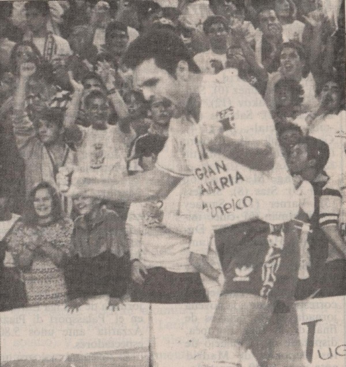 Sergio Miguel Camarero celebra uno de sus puntos al PSG.