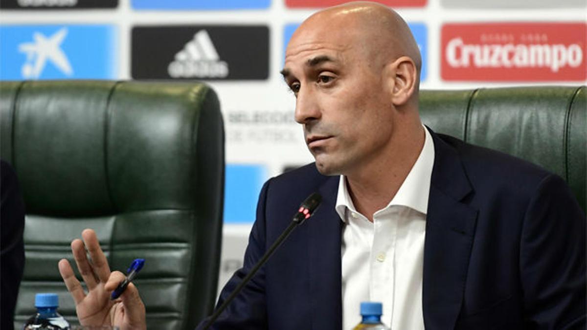 Rubiales no responde sobre si los jugadores están de acuerdo o no con la decisión