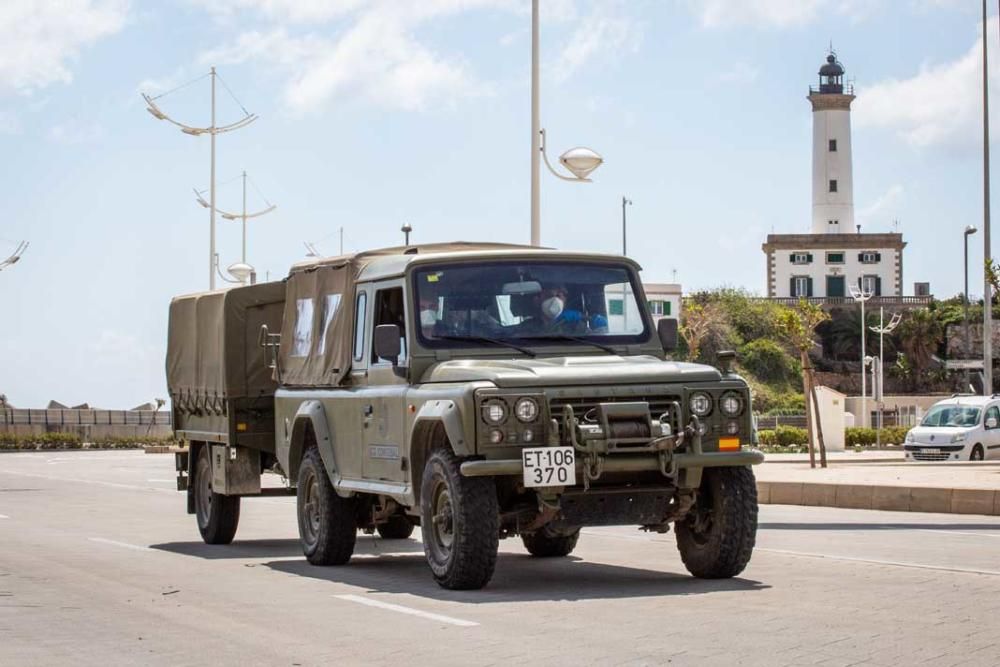 Militares desembarca en el puerto de Ibiza