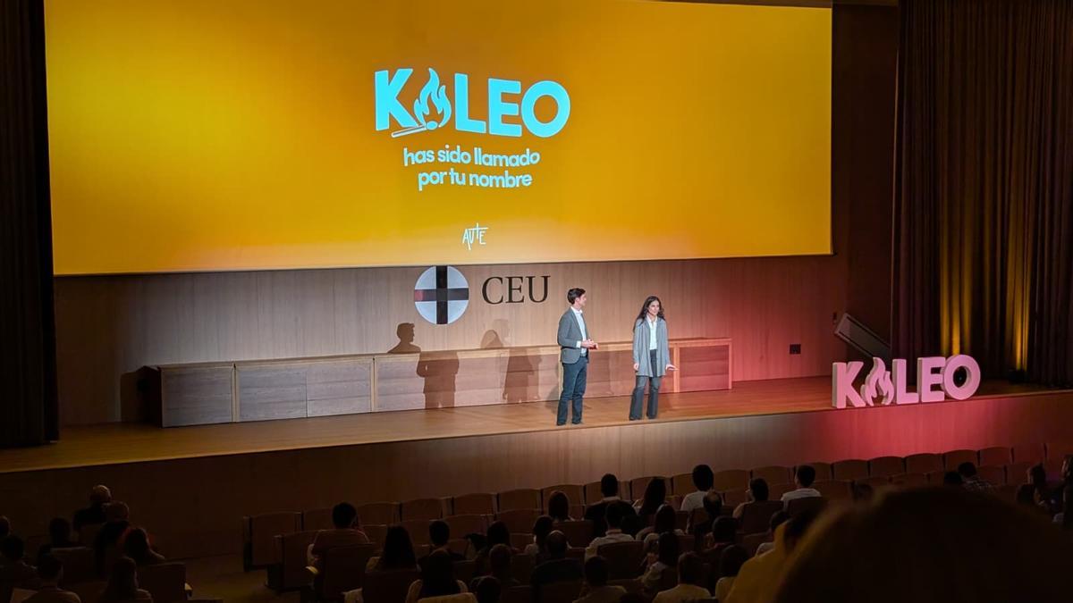 Presentación del evento de Kaleo al que acudieron cientos de jóvenes.