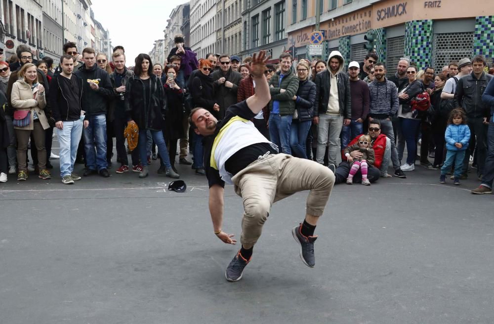 A street artists performs at the traditional ...