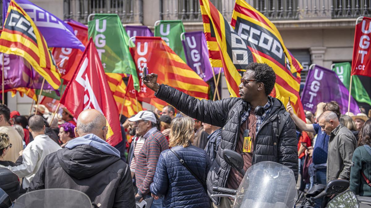 Manifestación con motivo del 1 de mayo en Barcelona, con miles de delegados y simpatizantes de CCOO y UGT