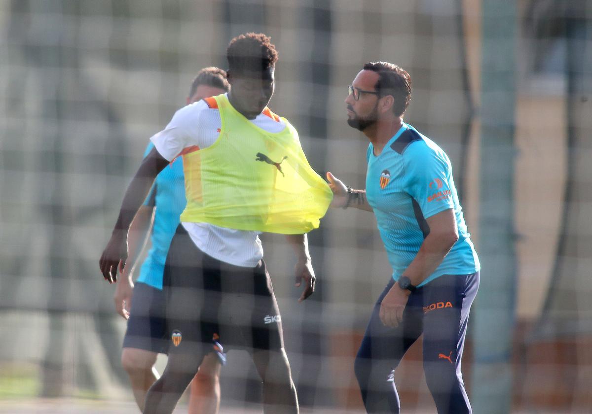 Así ha sido el entrenamiento del Valencia CF en Oliva