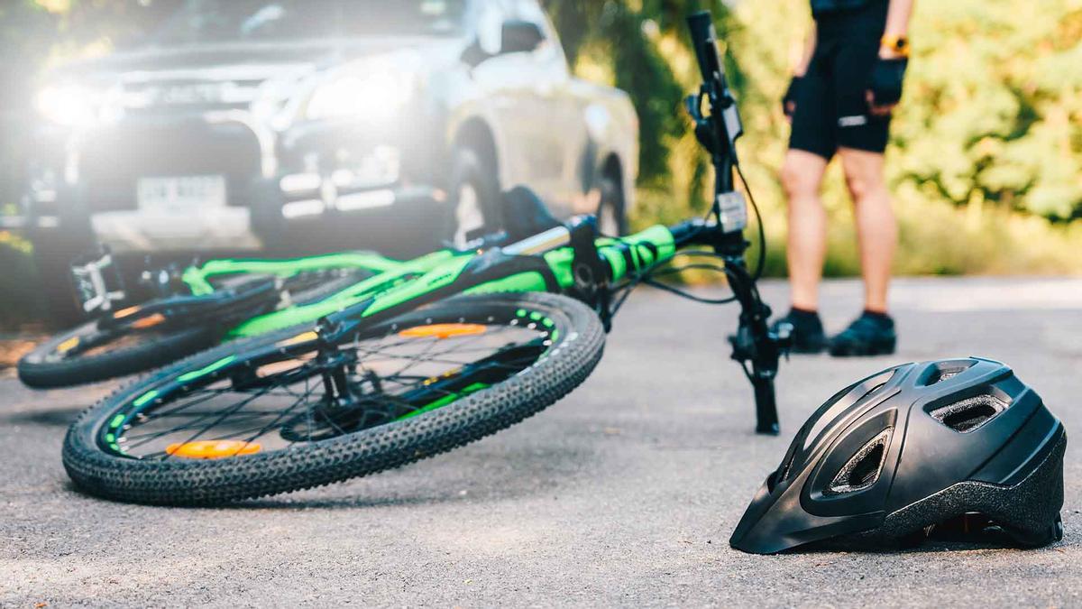 Decathlon ya tiene la nueva baliza para ciclistas: precio (más de 100 euros) y dónde hay que llevarla