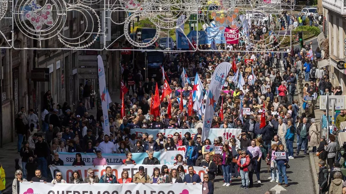 O galego inunda Santiago nun 17 de maio de reivindicación e festa: "Begoña Caamaño tería estado aquí con nós"