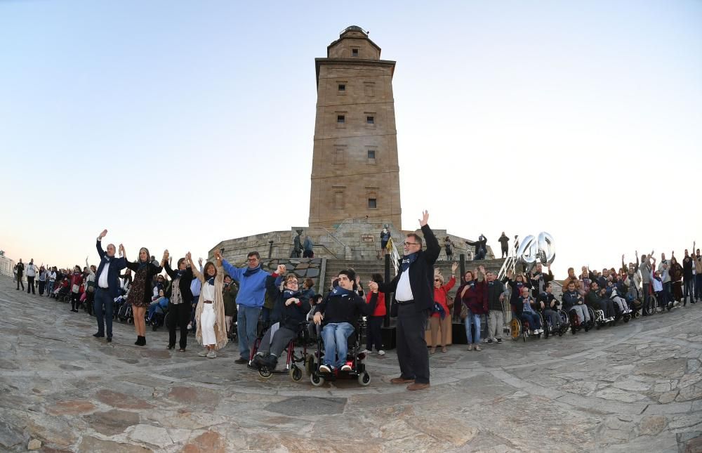 Aspace ''abraza'' la Torre en su 40 aniversario