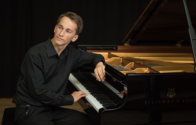 El pianista letón Daumants Liepiņš.