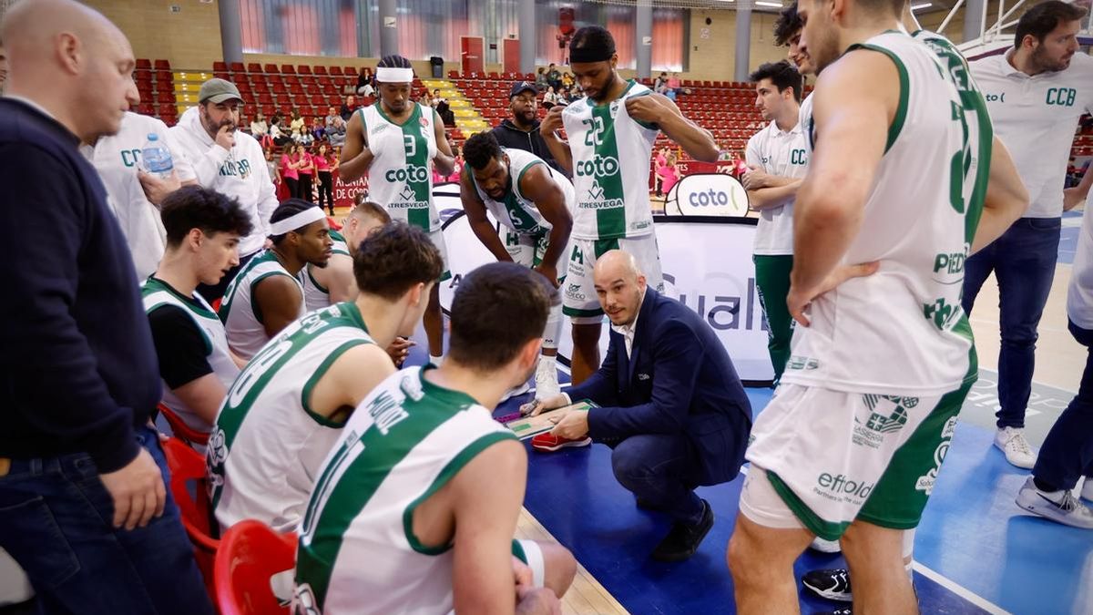 Un tiempo muerto del Coto Córdoba en la pasada temporada.