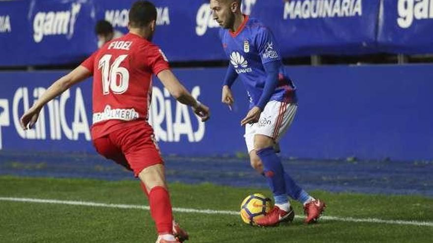 Varela, en el Oviedo-Almería (2-1) del año pasado en el Tartiere.