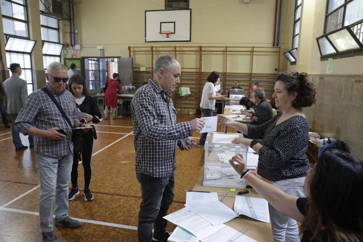 Votaciones en el Centre Cívic la Sedeta