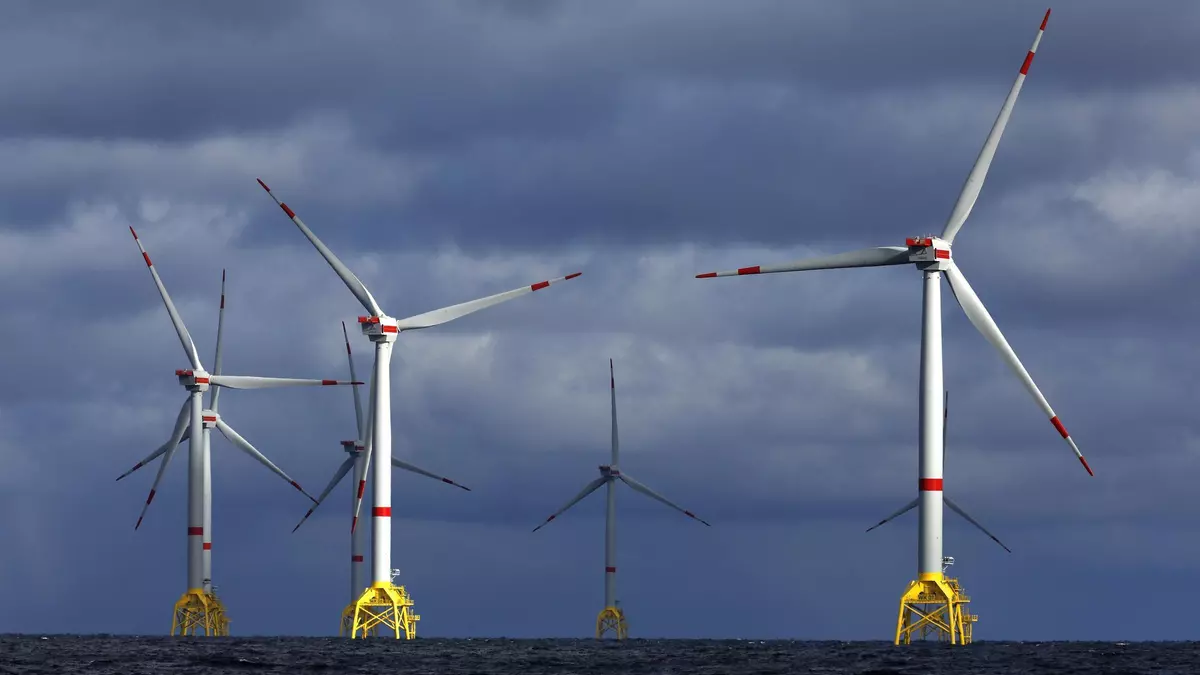 S&P cree que la reforma eléctrica de la UE acelera la inversión en renovables