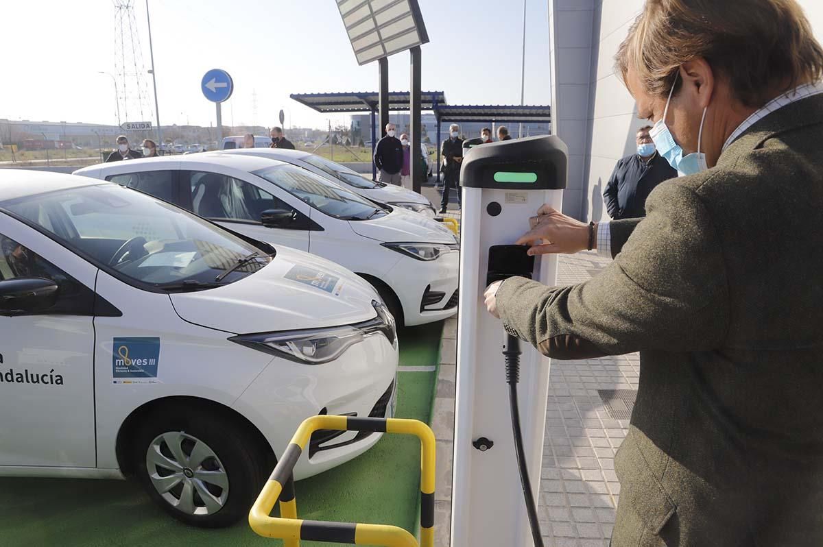 Los nuevos vehículos 100% eléctricos de la Junta de Andalucía en Córdoba