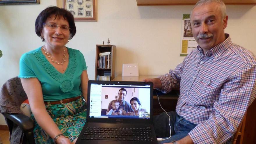 Las &quot;familias Skype&quot; chatean unidas