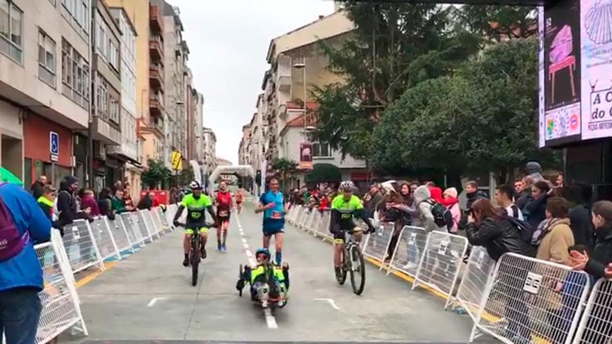 Miles de personas "se comen" la X Carreira do Cocido de Lalín