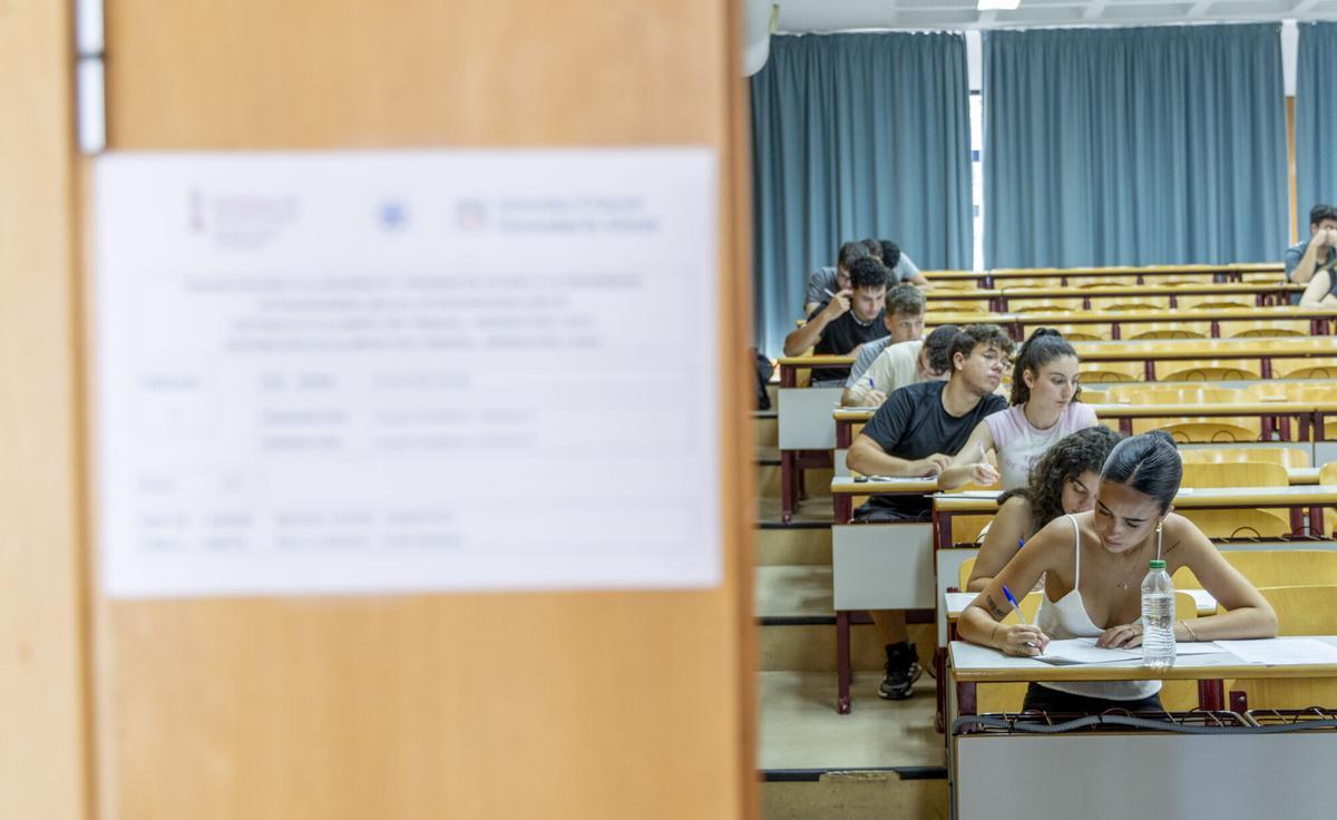 ALICANTE. REPESCA DE LA SELECTIVIDAD UNIVERSIDAD EXAMEN SELECTIVIDAD