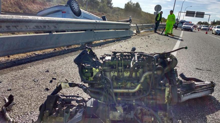 Atasco kilométrico en la vía de cintura por dos accidentes de tráfico