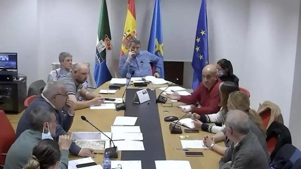 Un momento del Pleno de ayer en Colunga.