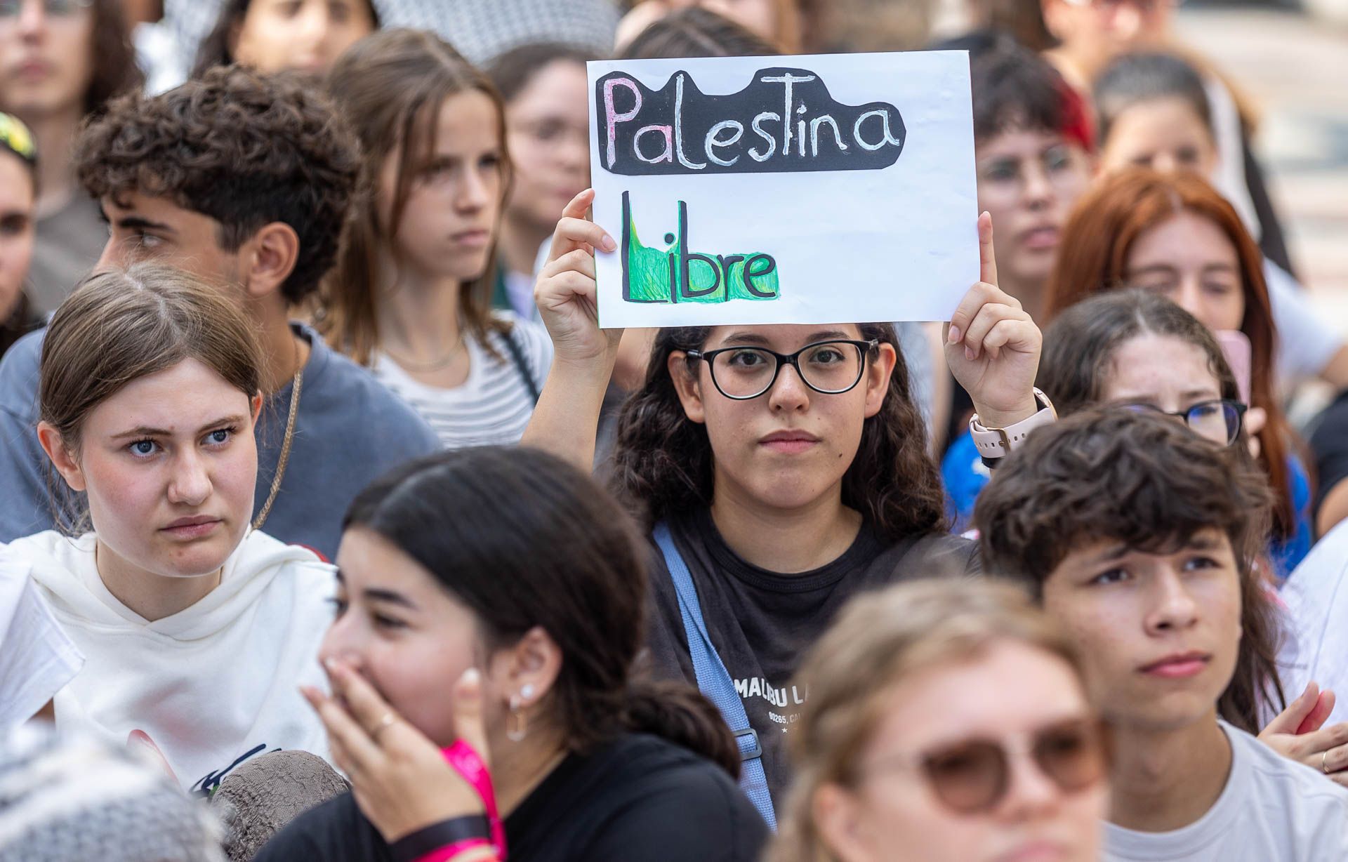 Estudiantes en defensa de Palestina por las calles de Alicante