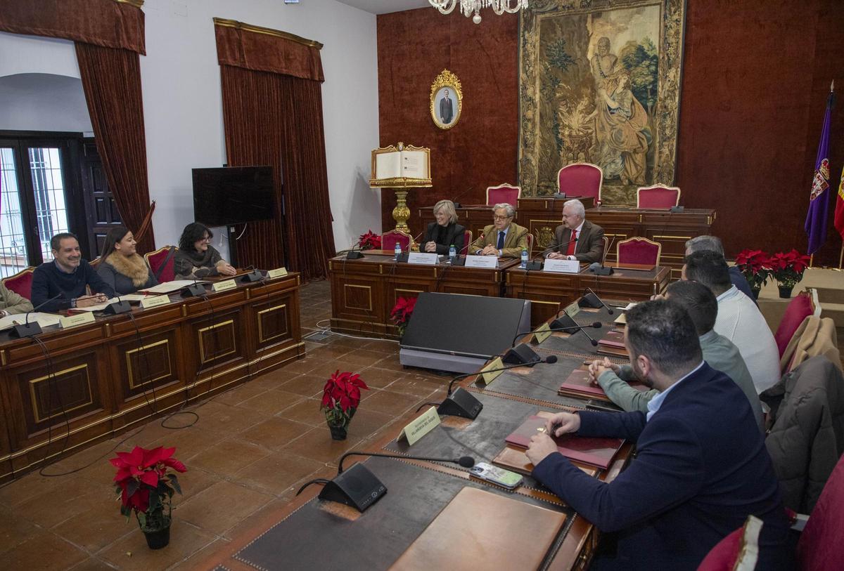 Ocho ayuntamientos reciben ayudas de la Agencia Provincial de la Energía para proyectos de eficiencia en edificios y alumbrado.