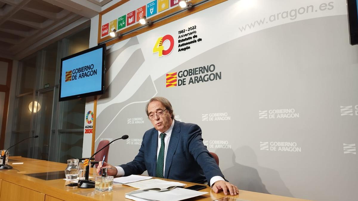Carlos Pérez Anadón, tras el Consejo de Gobierno.