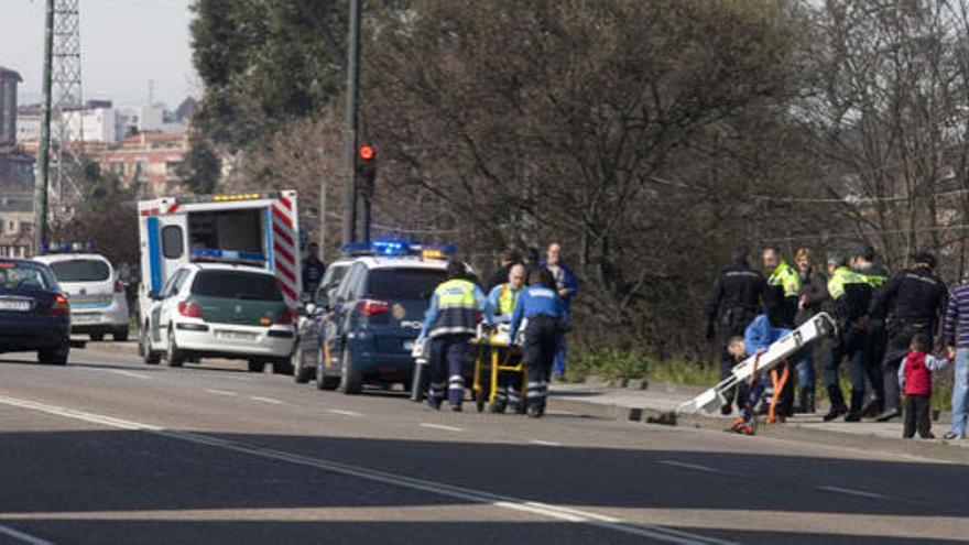 Herido grave un hombre tras ser arrollado por un tren en Llaranes