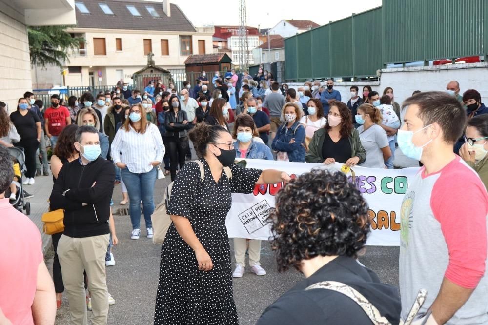 Campo Lameiro se moviliza contra la retirada de profesores