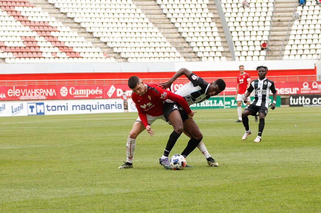 El Real Murcia no levanta cabeza (0-0)