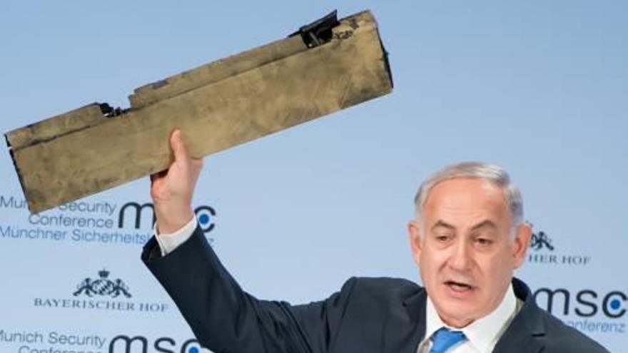 Netanyahu va mostrar una peça del dron abatut.