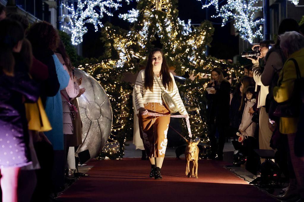 La 'Shopping Night' navideña seduce a los compradores de Cartagena