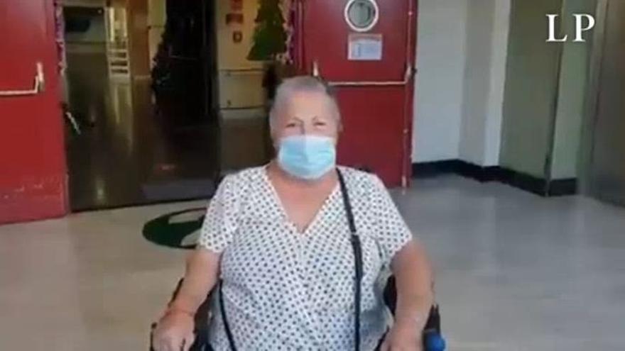 Maria del Carmen Déniz, de 72 años, la primera persona vacunada contra el covid en Gran Canaria
