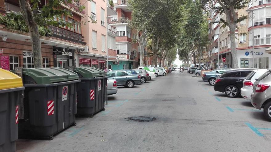 Arreglo de un bache en la calle Wsell de Guimbarda.