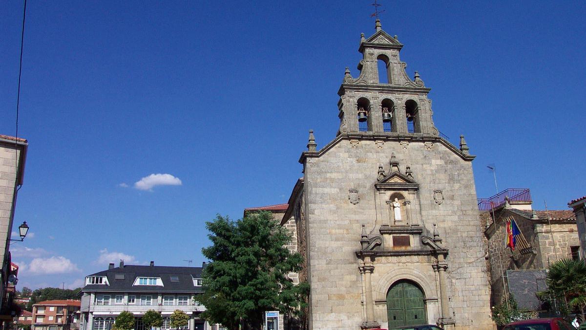 La Oficina de Turismo de Alcañices está junto al santuario de la Virgen de la Salud.