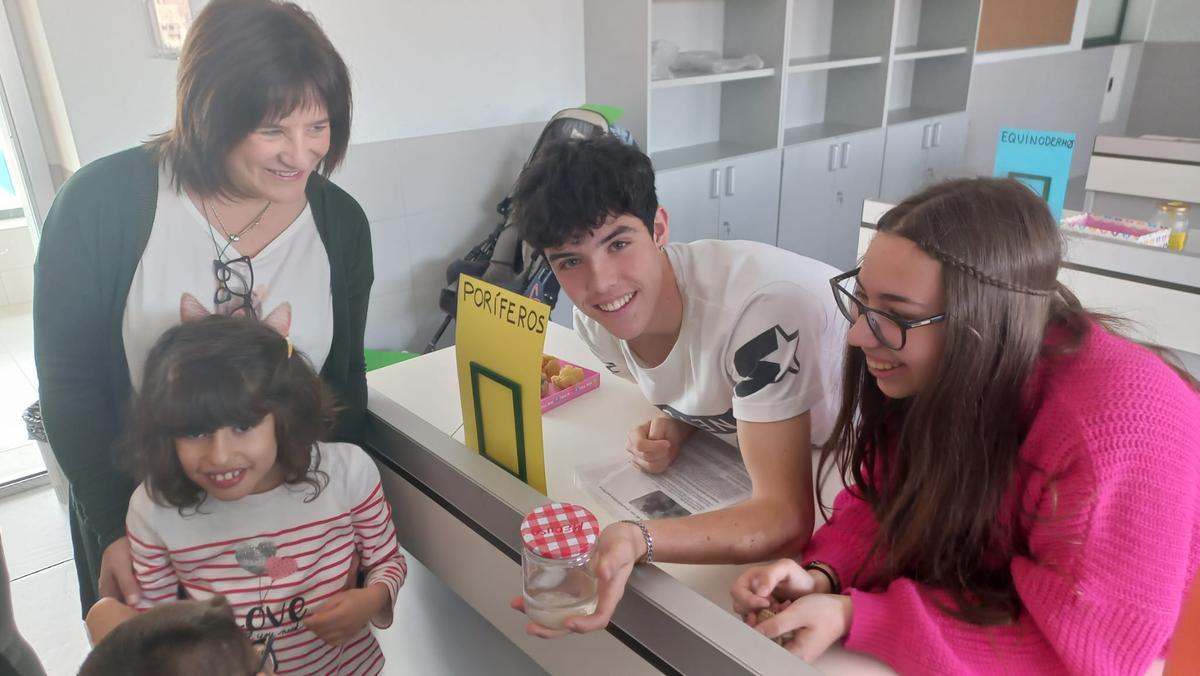 Visita al museo de naturales del instituto de Cuarte.